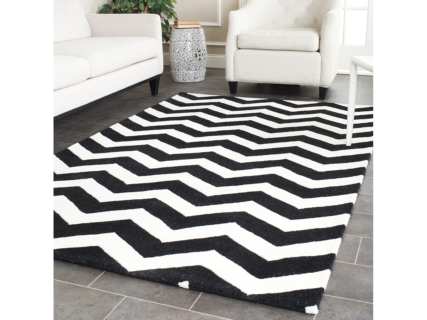 Tapis Neutre/Noir 122 X 183 cm - Anneliese