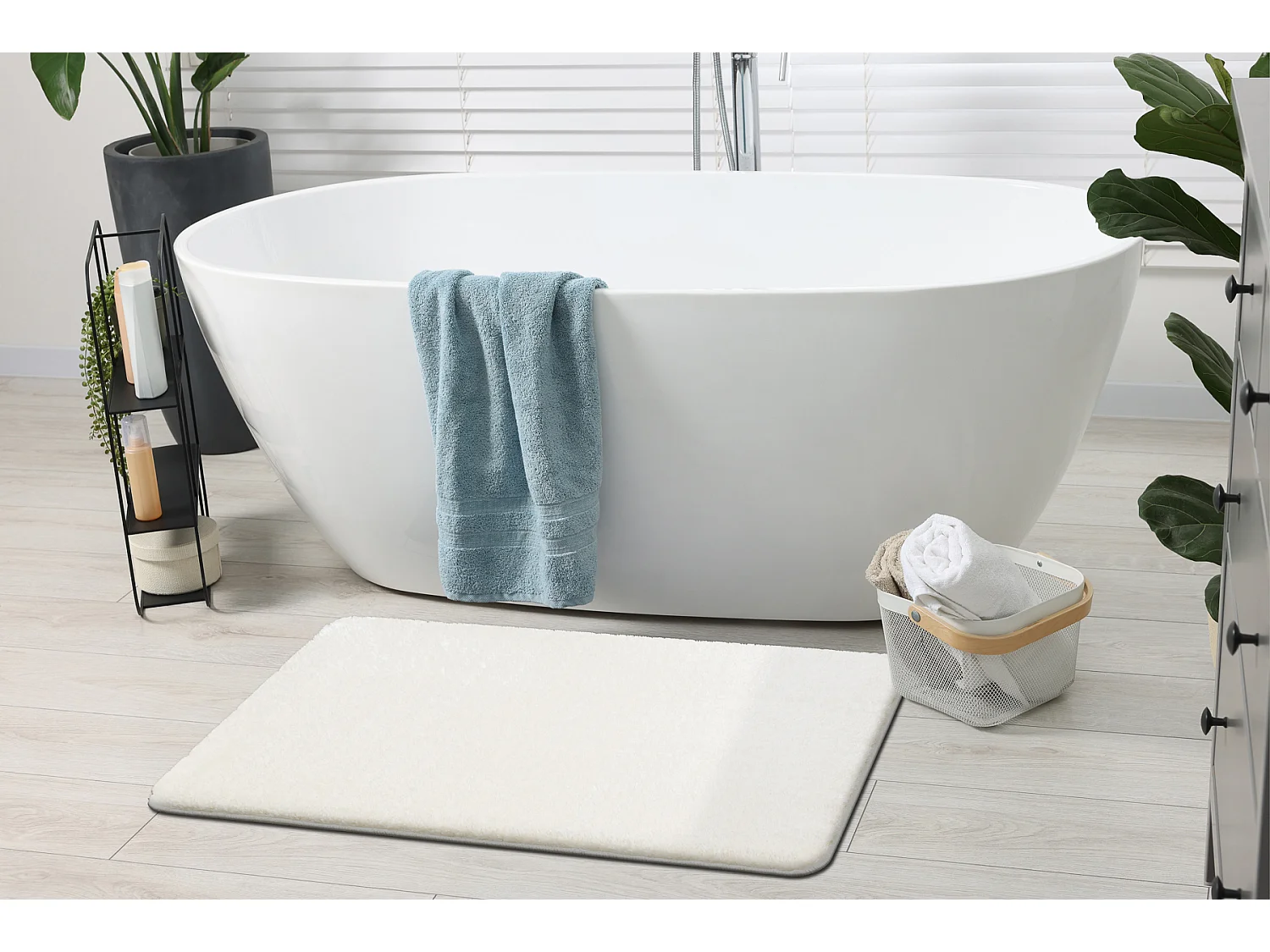 Tapis de salle de bain SANTA, plaine, antidérapant, doux - blanc 60x100 cm