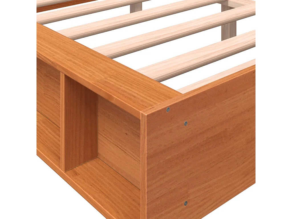 Bedframe zonder matras massief grenenhout wasbruin 140x200 cm