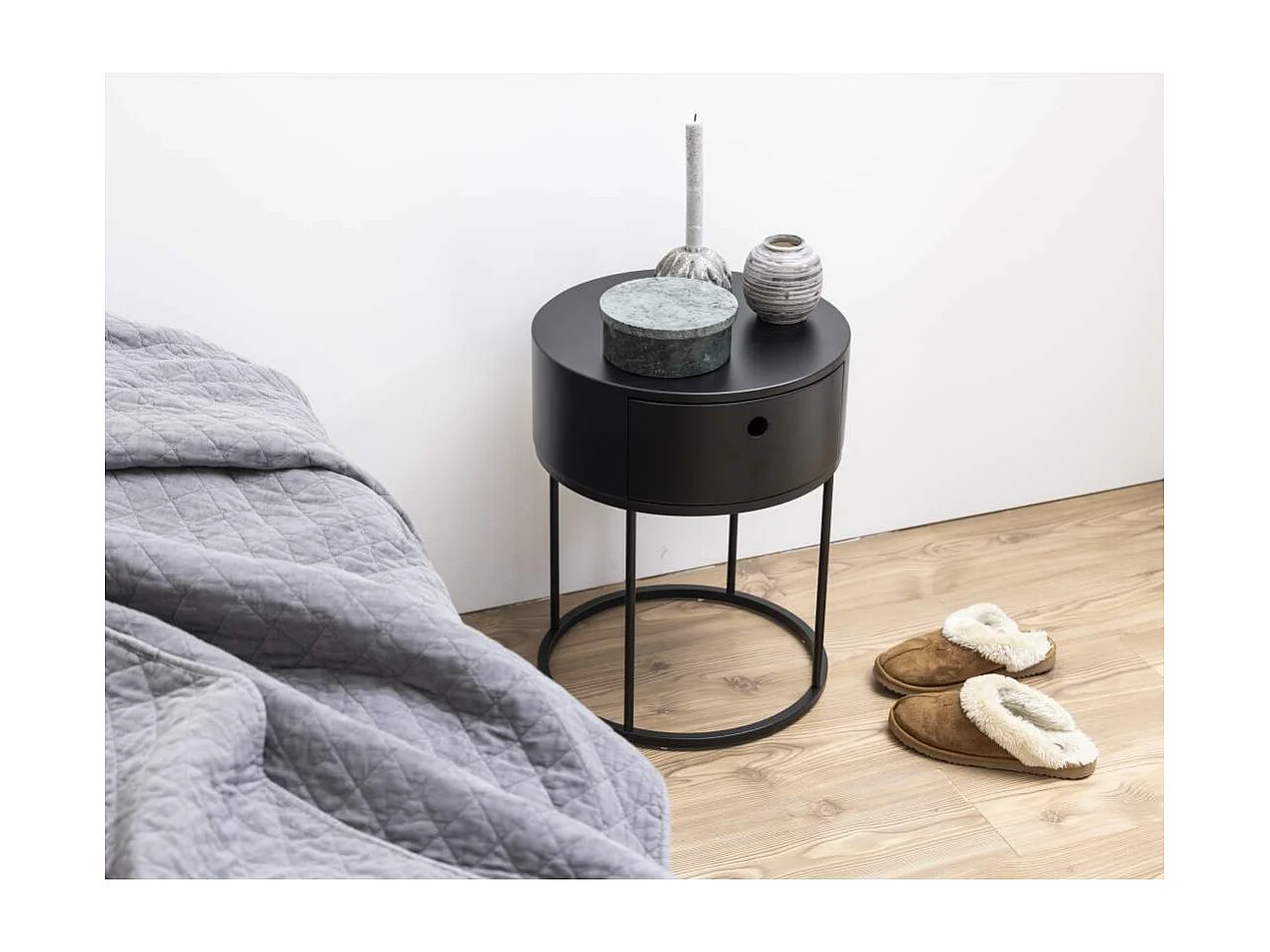 Pola nachtkastje Ø40cm1 lade zwart.