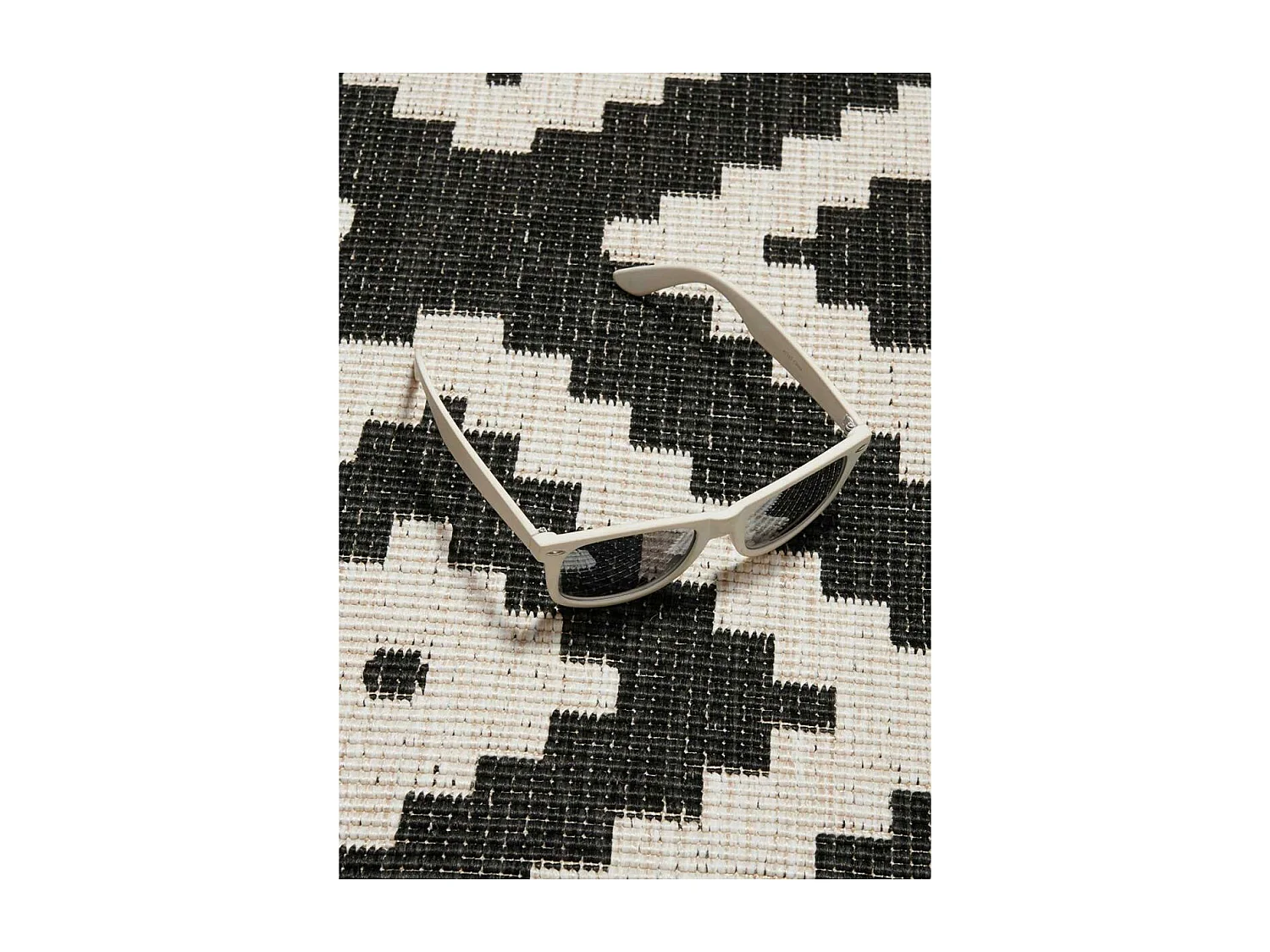 Tapis extérieur, kilim reversible 60x110 LYN2 AY REVERSIBLE noir et crème