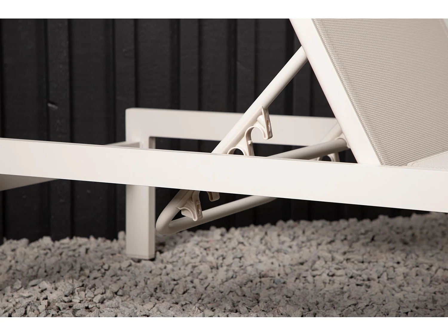 Copacabana chaise longue beige.