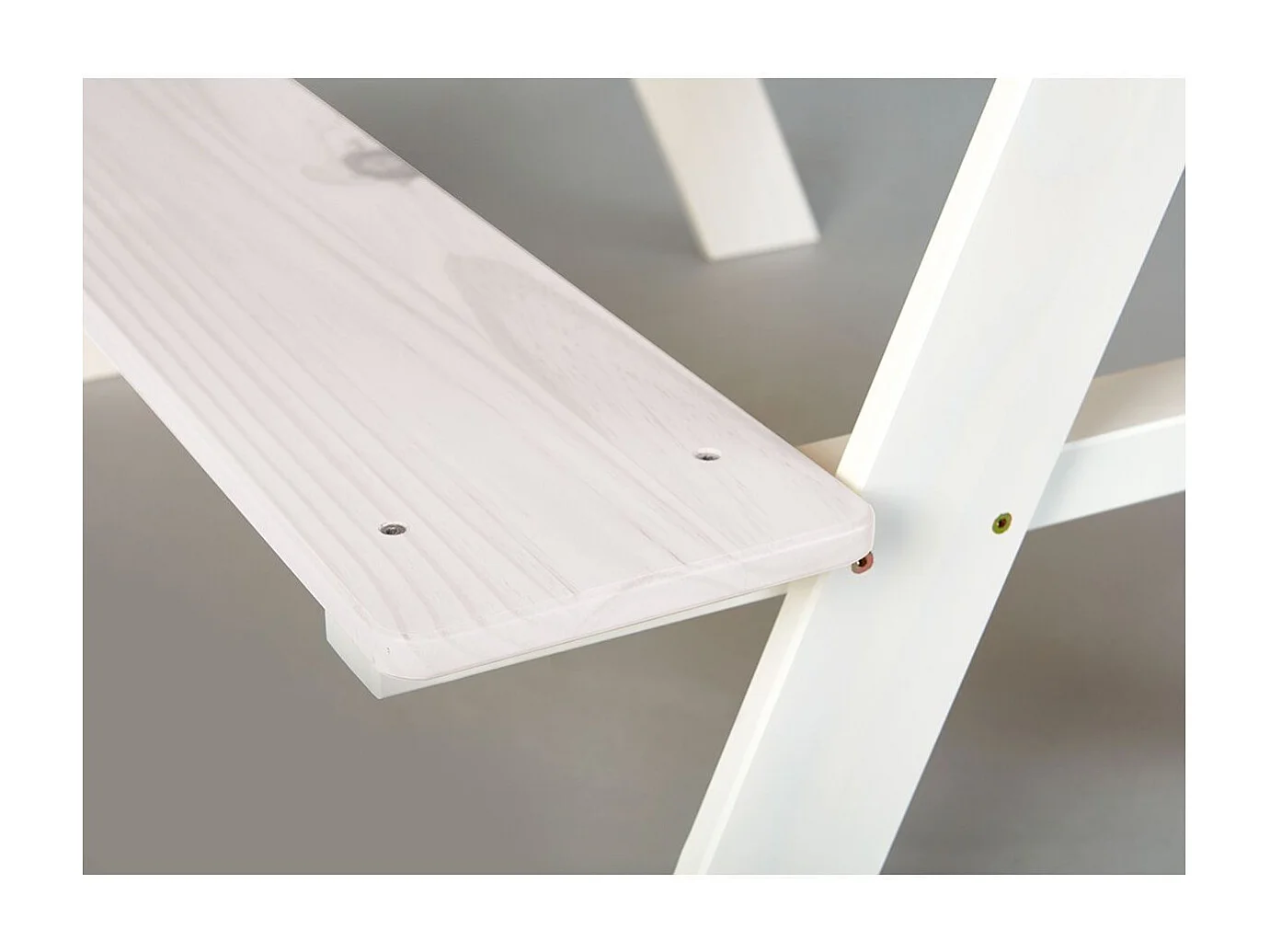 Henning eethoek tafel en bankstel kinderen binnenshuis wit.