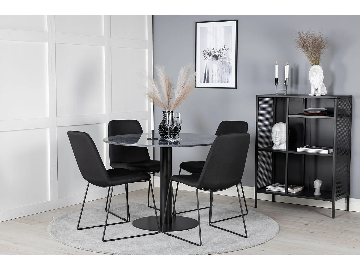 EstelleØ106BLBL eethoek eetkamertafel zwart, marmer en 4 Muce eetkamerstal zwart.