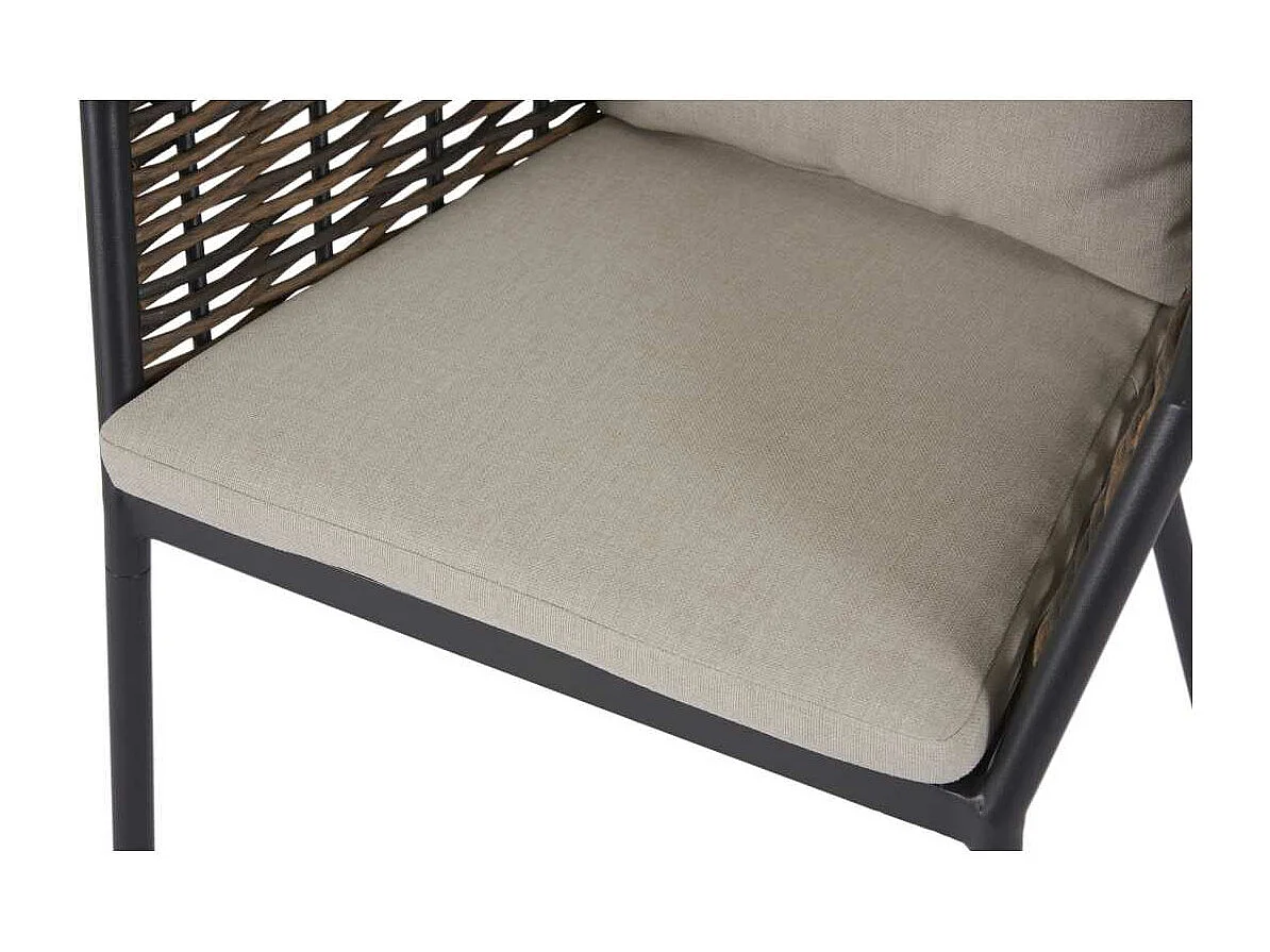 Daniella chaise de jardin avec coussin marron.