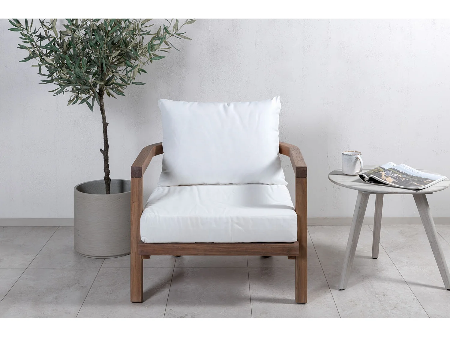 Erica tuinstoel wit, natuur.