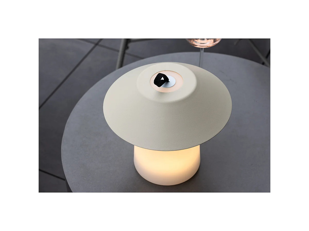 Rubu Tischleuchte LED für den Außenbereich beige.