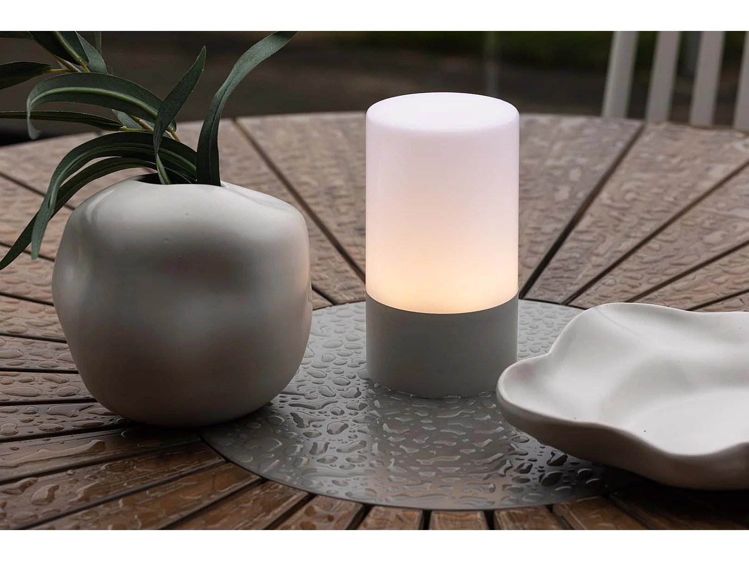 Tubu Tischleuchte LED für den Außenbereich grau.