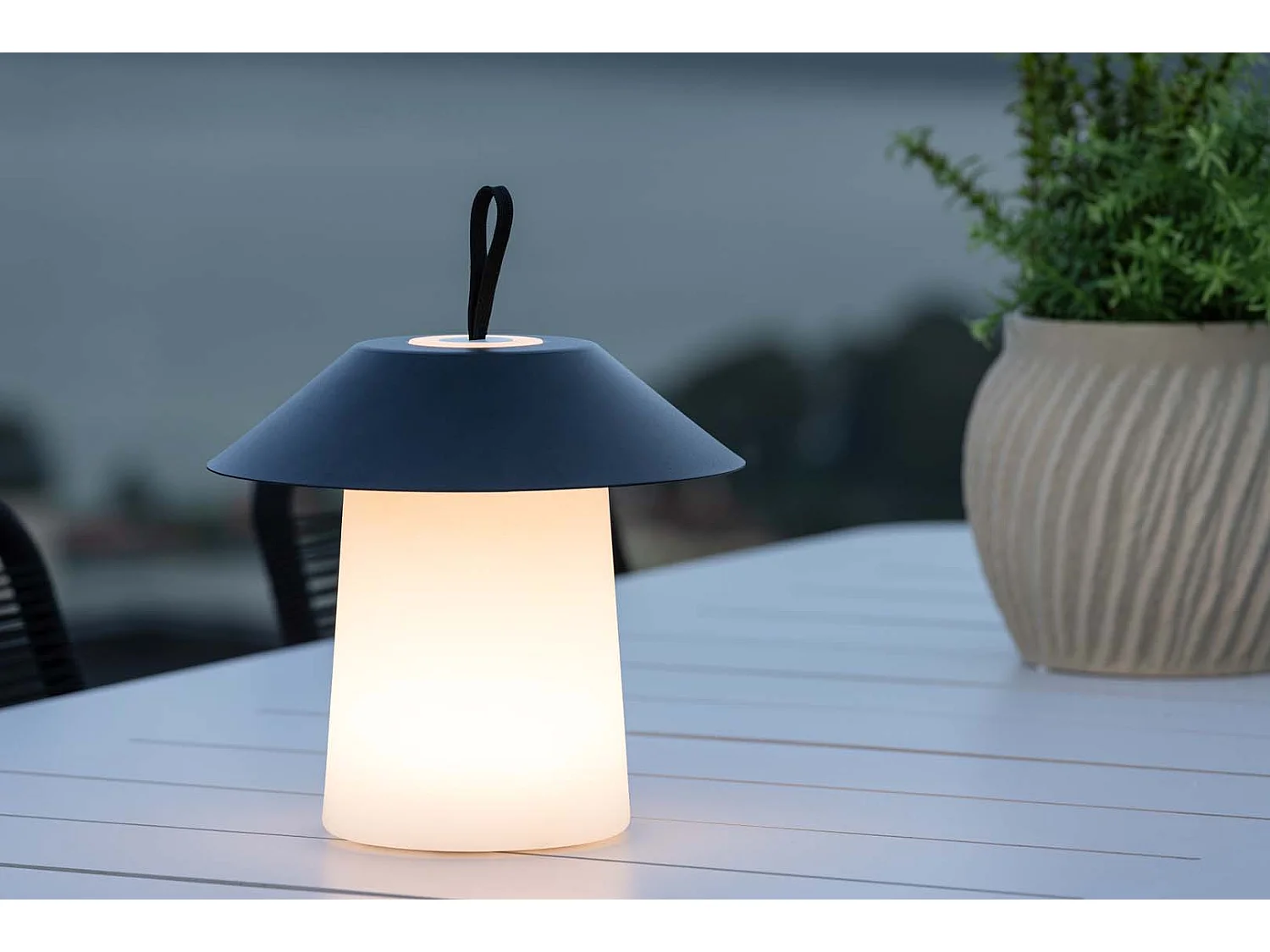 Rubu tafellamp LED buiten zwart.