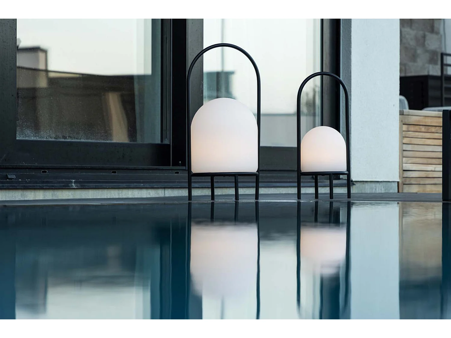 Lampada da tavolo Colie a LED per esterni 26x53x26cm nera.