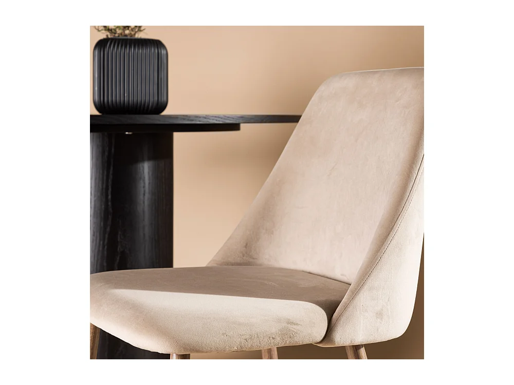 Night eetkamerstoel bruin, okkernoot decor.