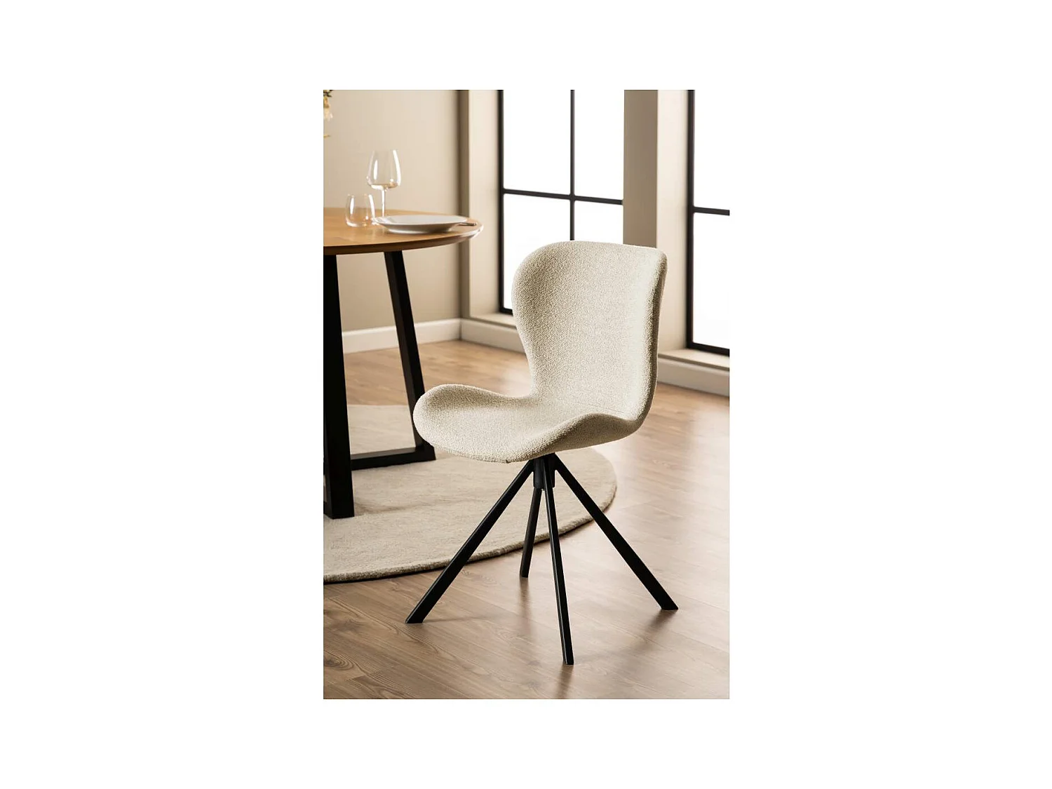 BatildaA1 chaise de salle à manger fonction pivotante beige.