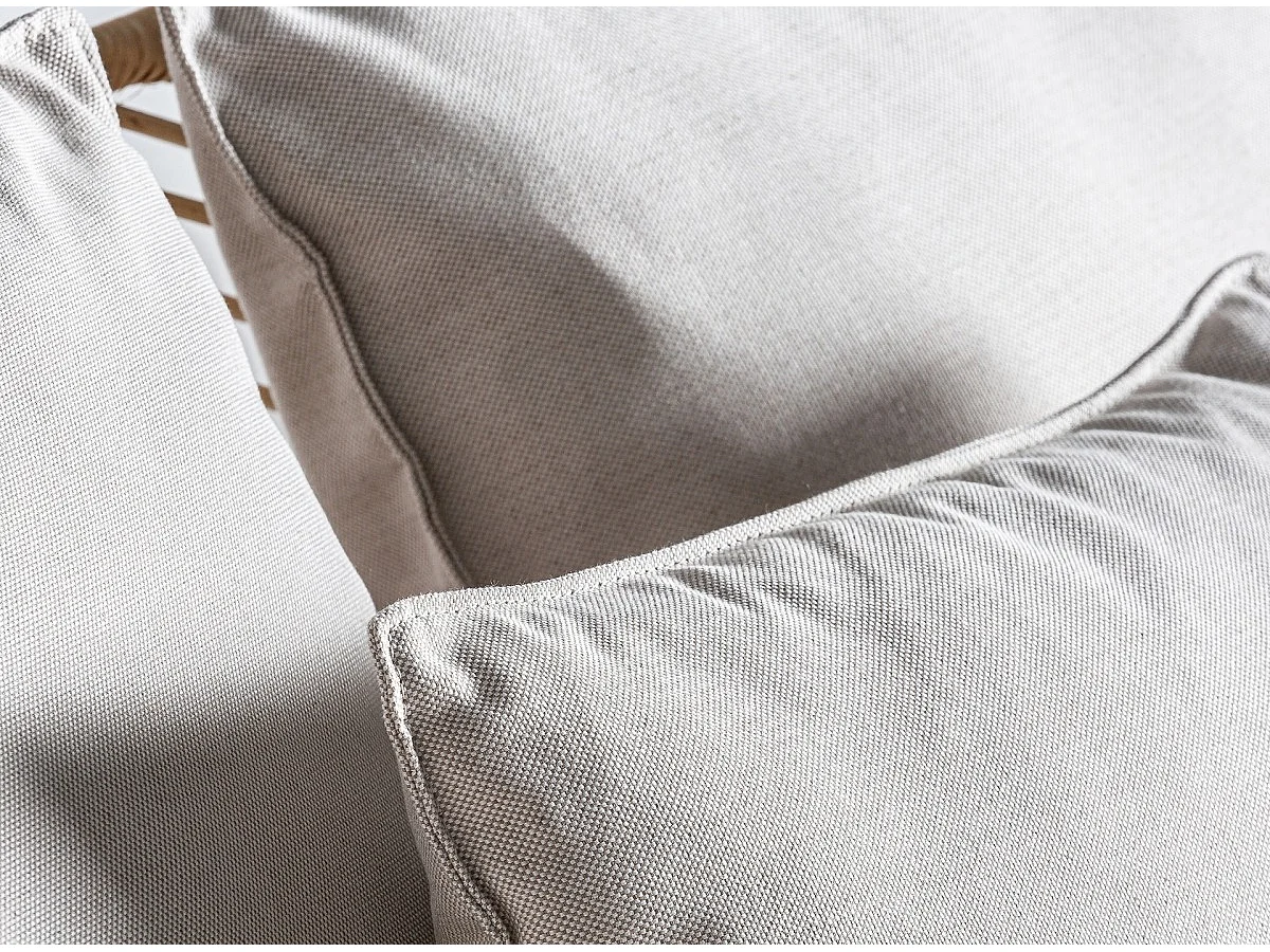 Sofá de 3 plazas en madera de caoba y ratán José Manuel Ferrero d’Estudi