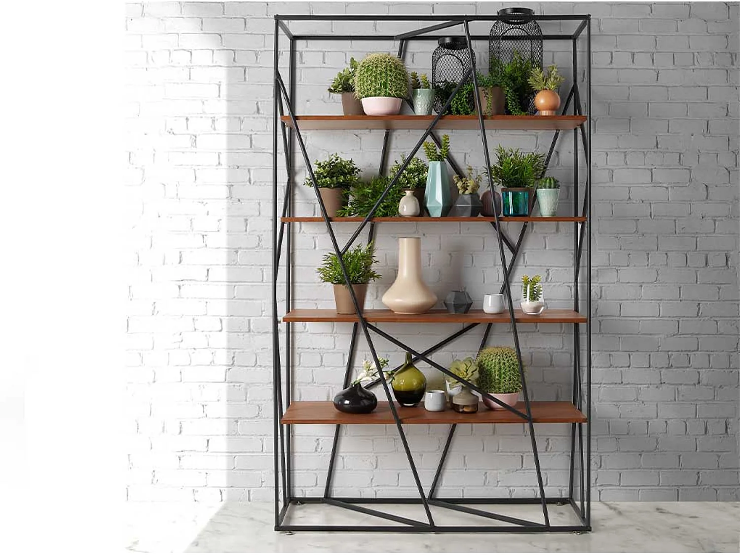 Boekenkast met 4 planken in walnoothout en zwart metaal Vamika 110 cm