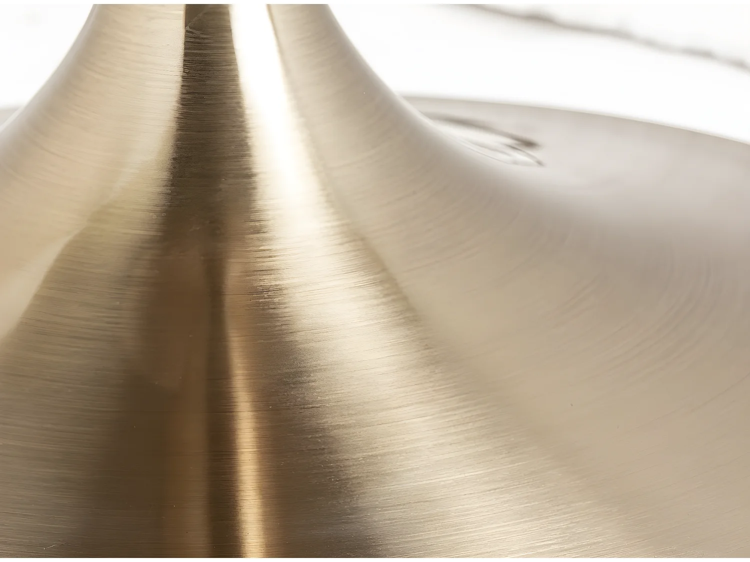 Table à manger ronde céramique et pied acier doré style art déco Korne-Couleur Noir-Diamètre 120 cm