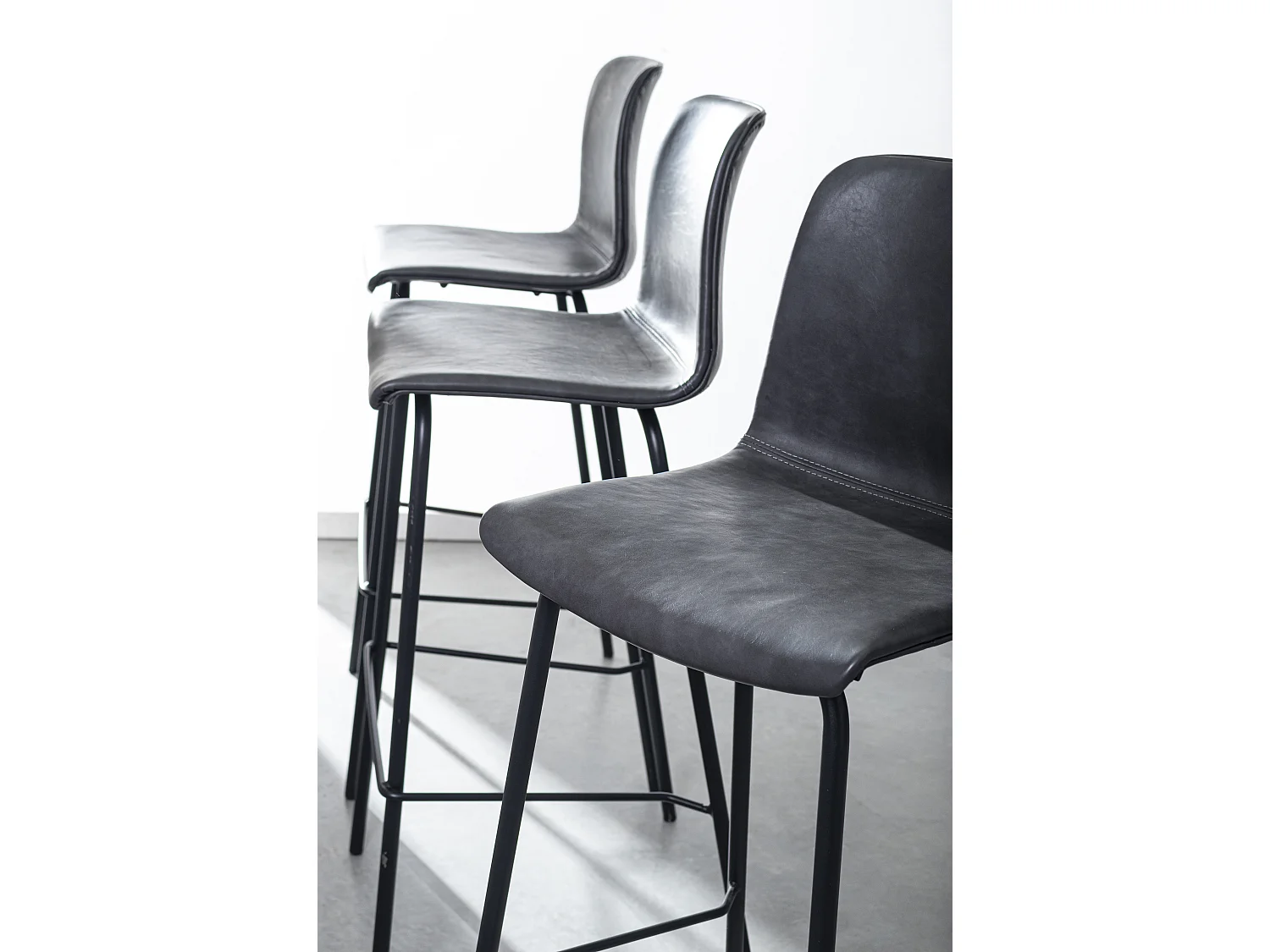 Lot de 2 tabourets de bar Kyra – Élégance Vintage-Couleur Noir