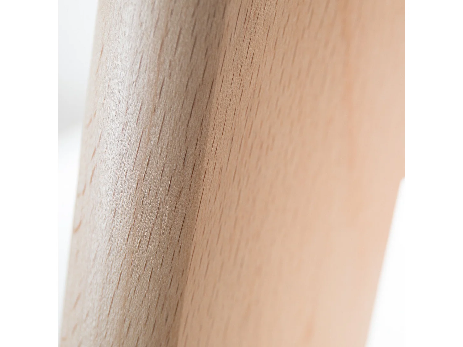 Taburete alto nórdico con cojín de polipiel amarillo curry y patas de haya clara Tula 76 cm