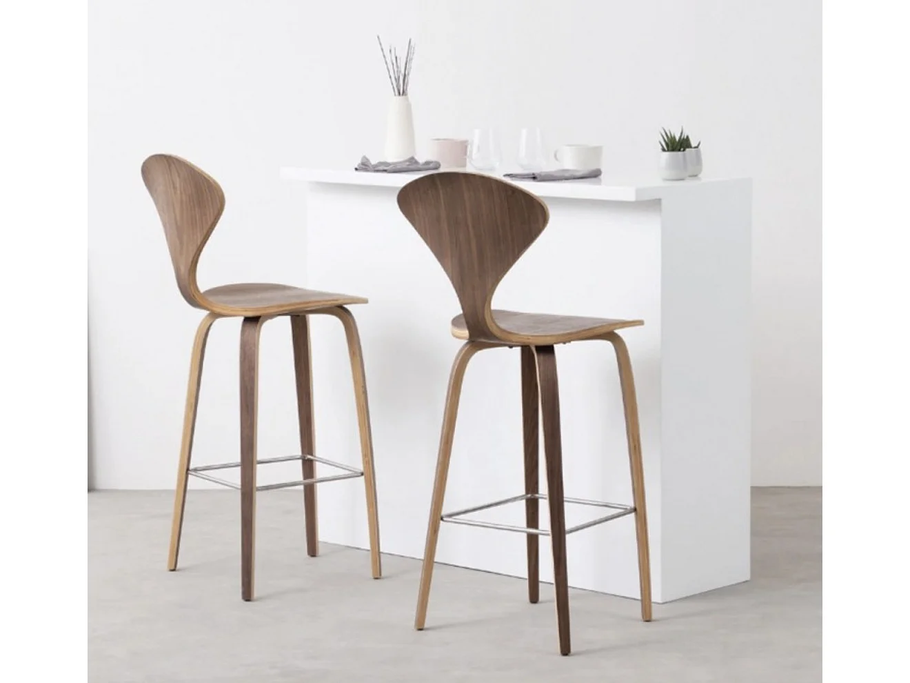 Tabouret de bar en bois noyer fait à la main Milener