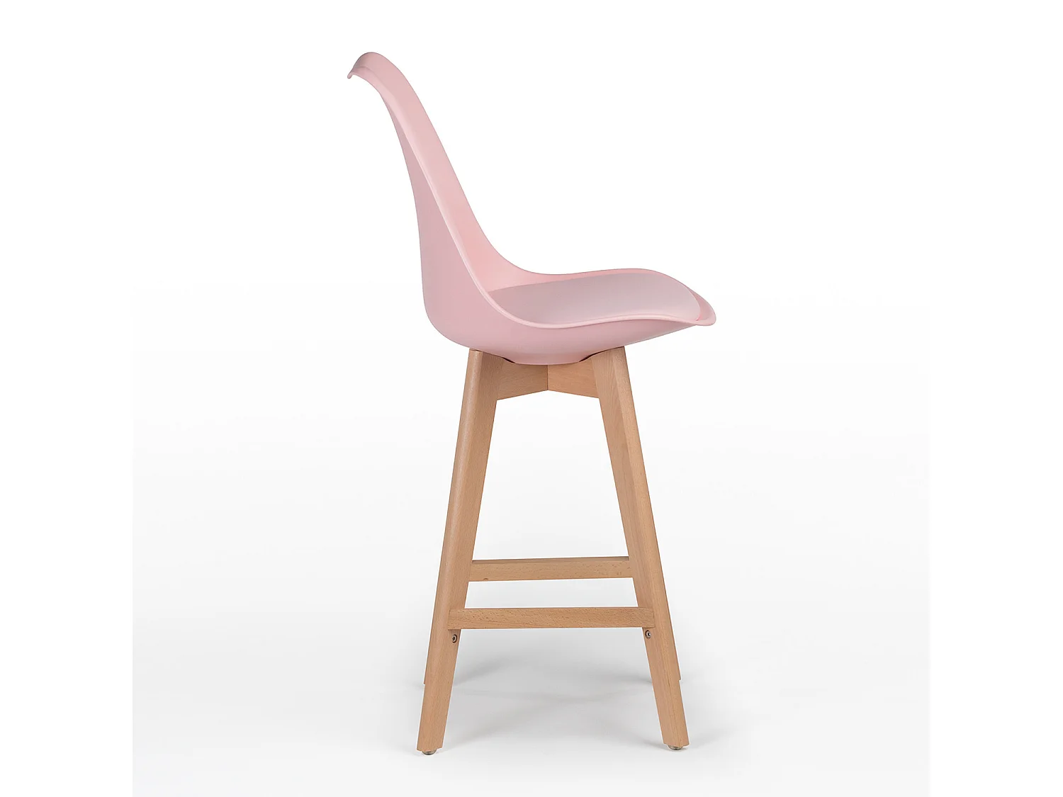 Taburete nórdico con cojín polipiel rosa claro y patas de haya clara Tula 67 cm