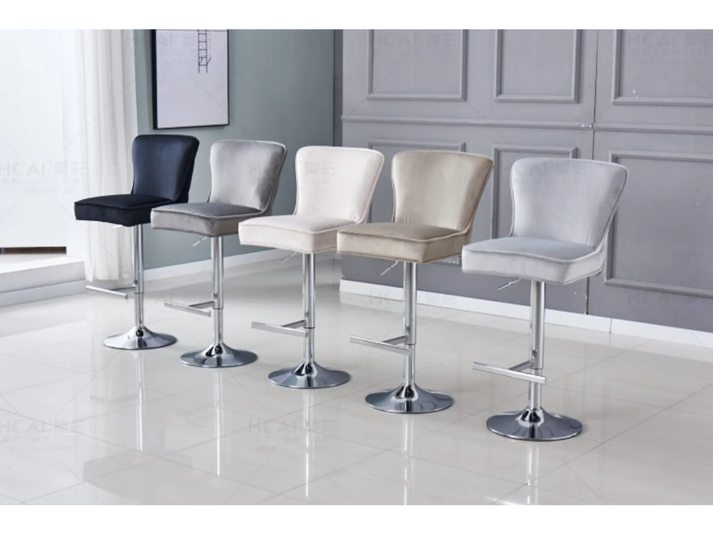 Tabouret capitonné velours et et pied chromé Gaby - Lot de 2-Couleur Gris clair