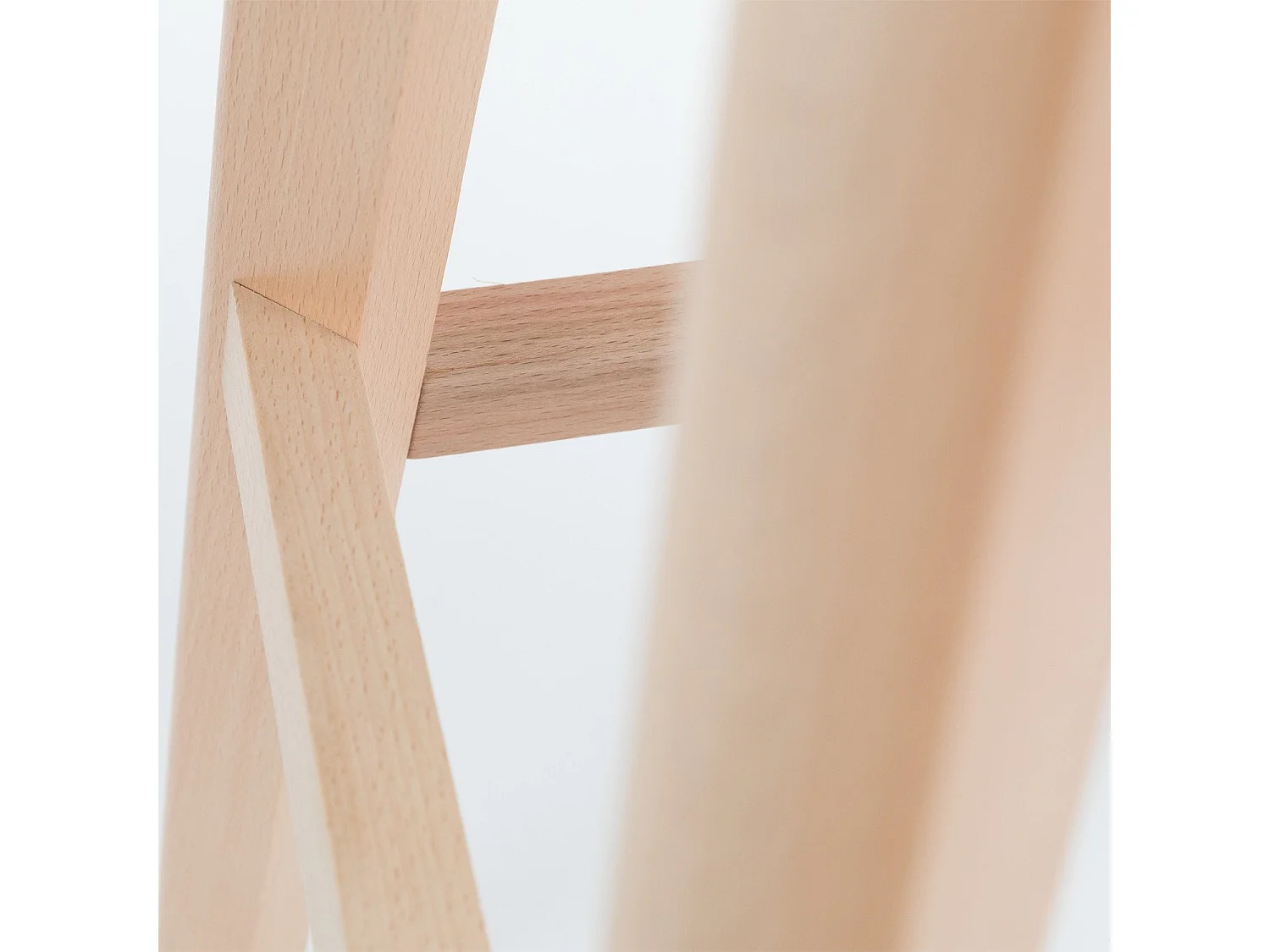 Tabouret haut nordique coussin simili cuir rose clair et pieds hêtre clair Tula 76cm