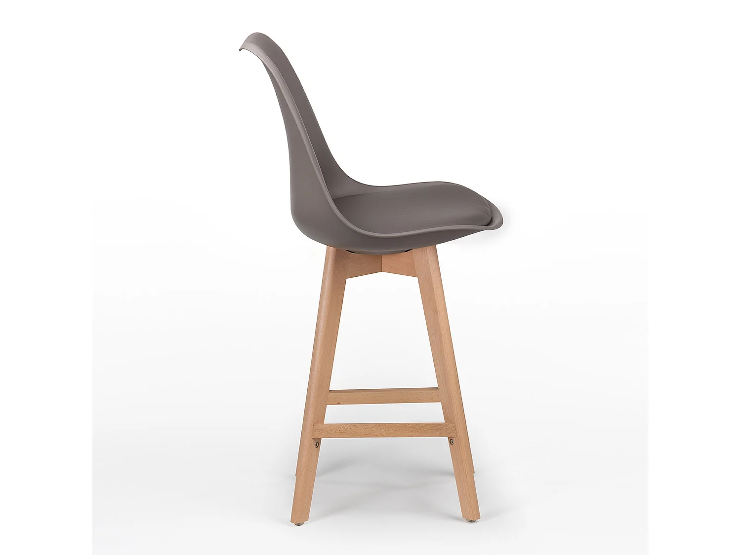 Taburete nórdico con cojín polipiel marrón topo y patas de haya clara Tula 67 cm