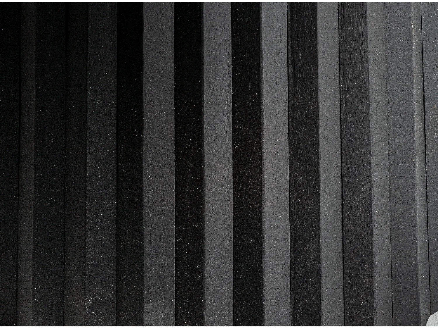 Table à manger ronde bois plissé et marbre 120cm José Manuel Ferrero d’Estudi-Couleur Naturel