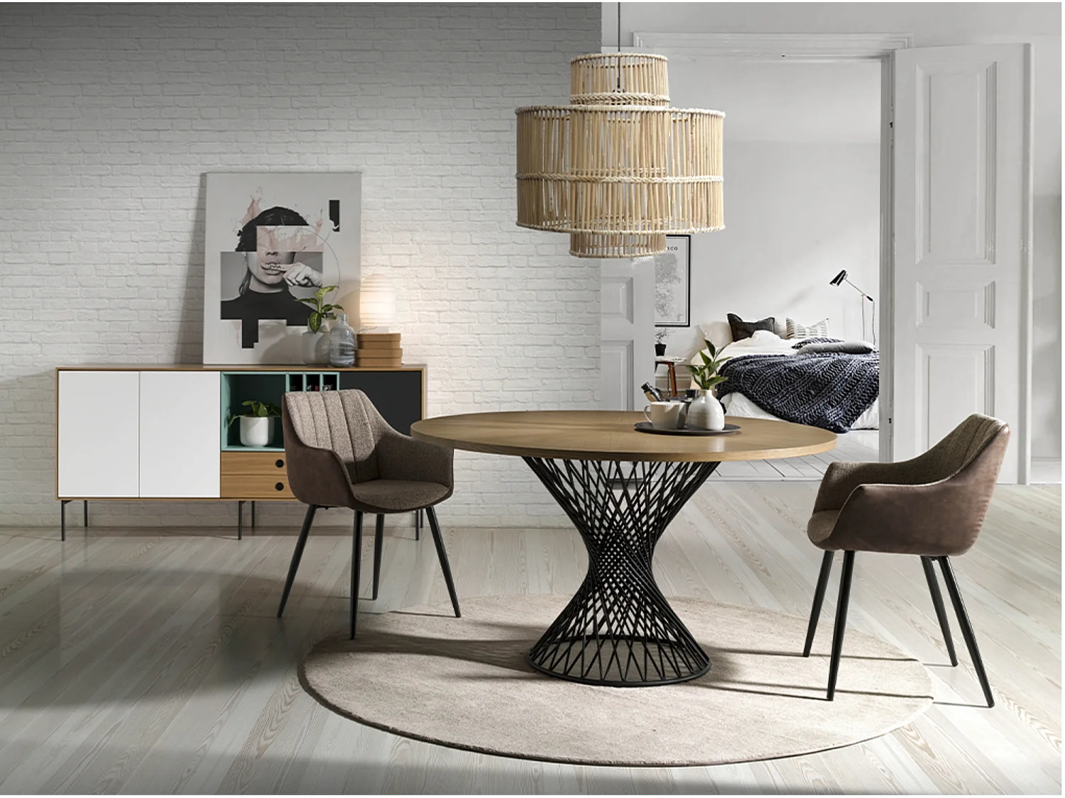 Table à manger ronde bois chêne clair et pieds croisée métalliques noir mat Helzani 137cm