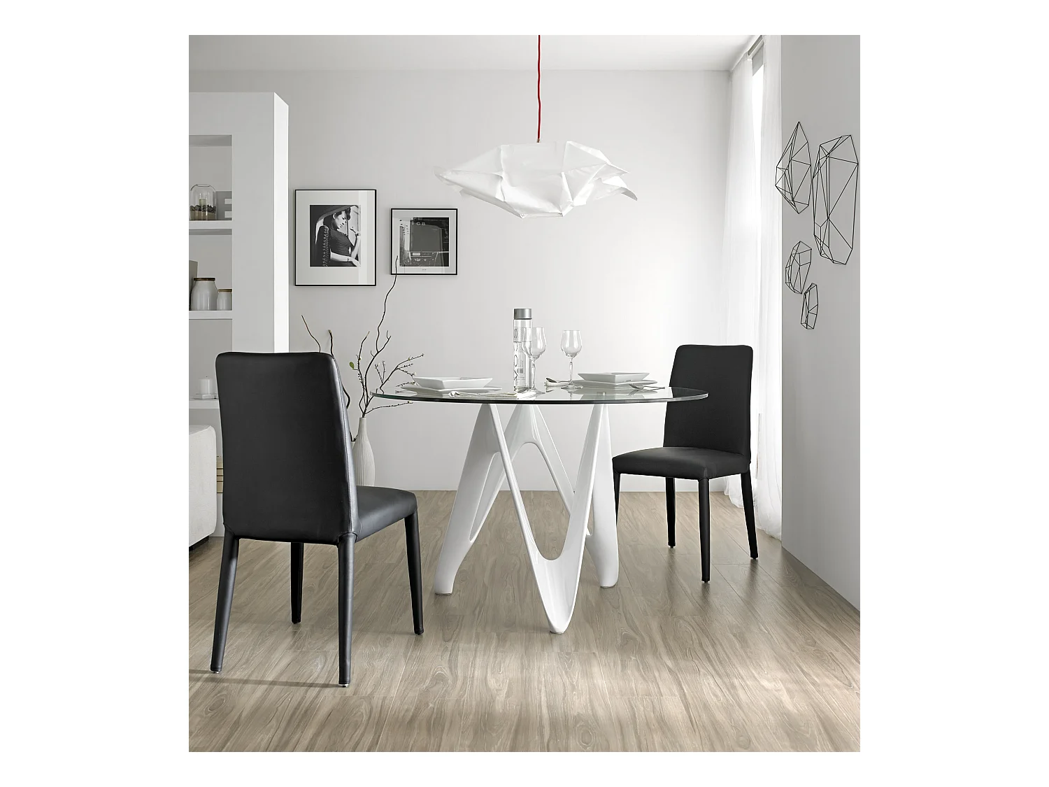 Table ronde design fibre de verre laqué rouge Perla-Dimensions D 120 x H 76 cm