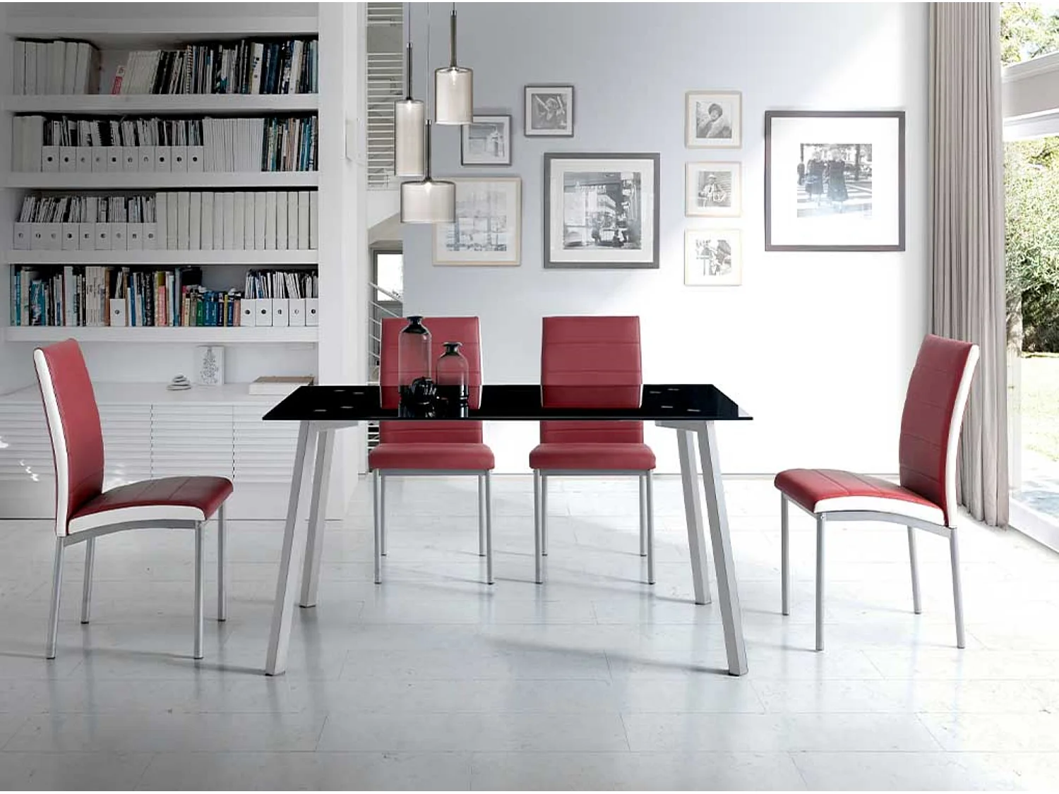 Table en verre trempé noir et pieds métal gris mat Barrio 140cm