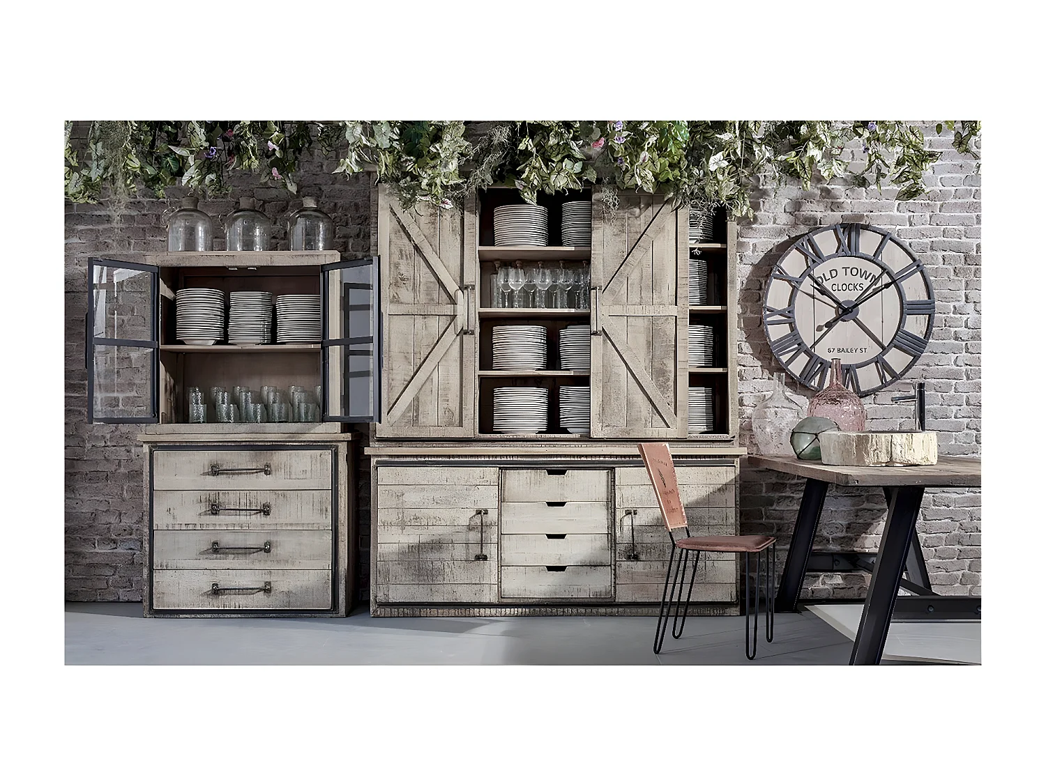 Mesa de comedor Vinka de 240 cm de madera maciza de pino regenerado oscuro y metal negro