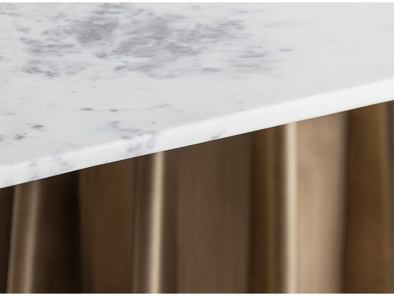 Table à manger ovale design marbre blanc et pied acier doré mat Mensa 200cm