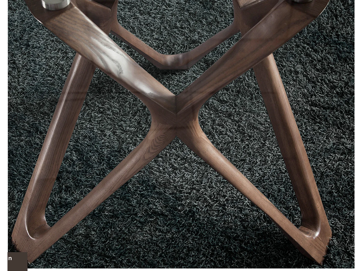 Table à manger ronde design pieds bois couleur noyer et verre transparent Punka-Diamètre 130 cm