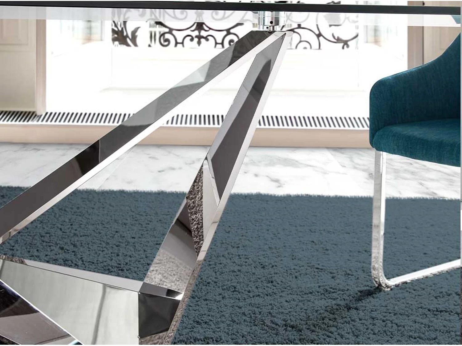 Table à manger verre trempé et pieds métal chromé Bazika 220cm