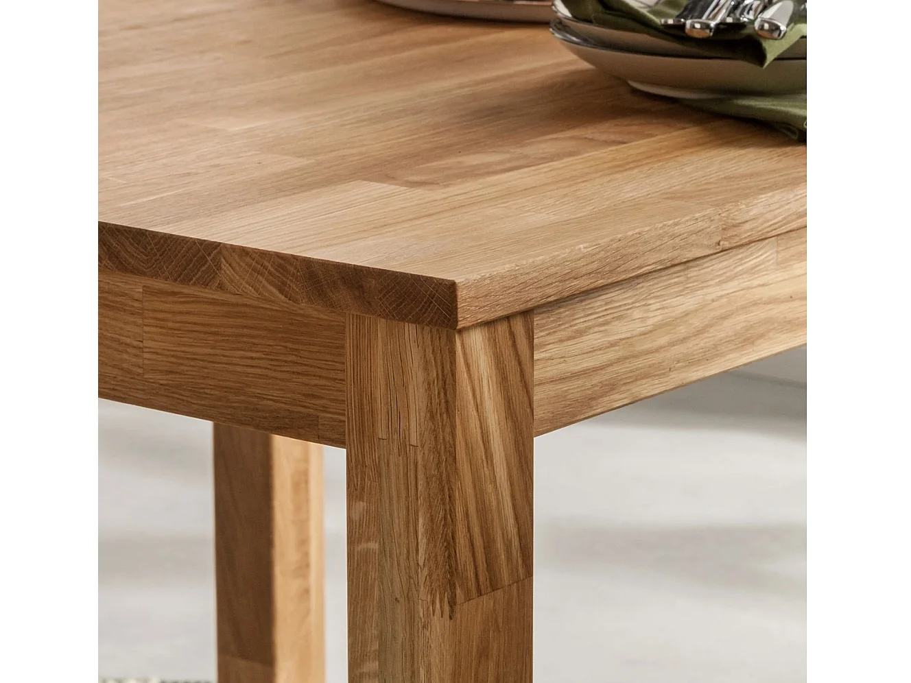 Mesa pequeña rectangular de madera maciza de roble Leny 90 cm