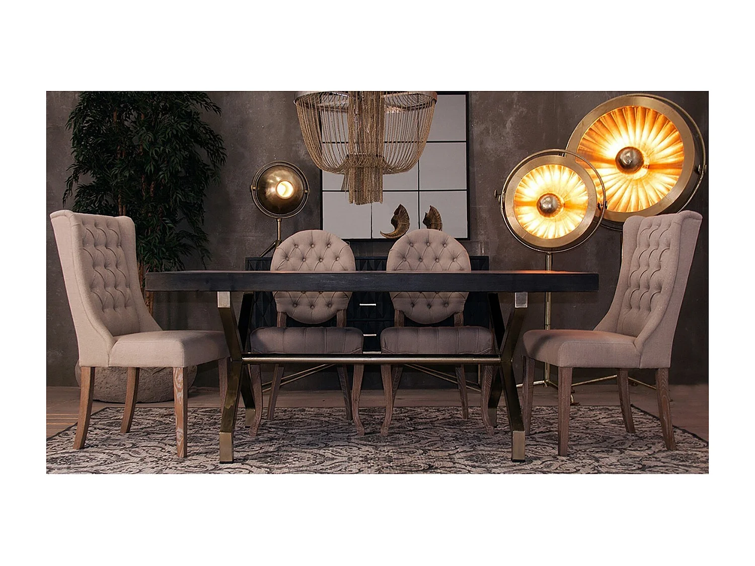 Lámpara de mesa Yavain 80 de metal dorado mate y latón