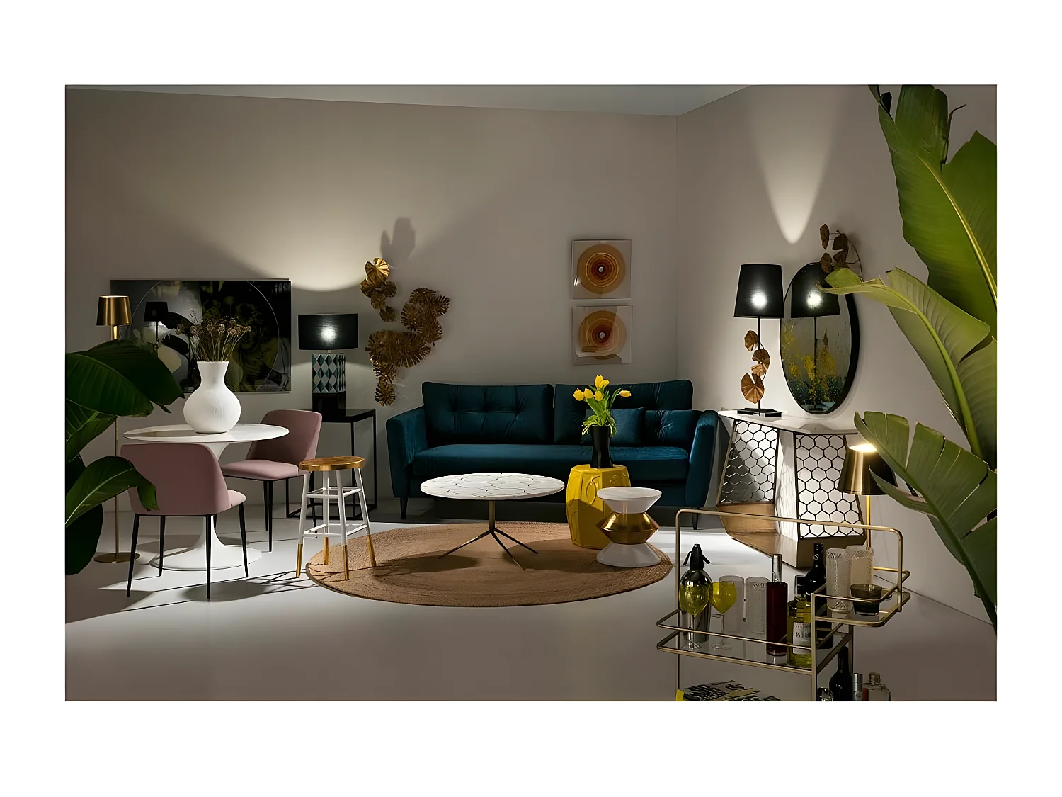 Mesa auxiliar redonda Alex de mármol blanco y metal dorado