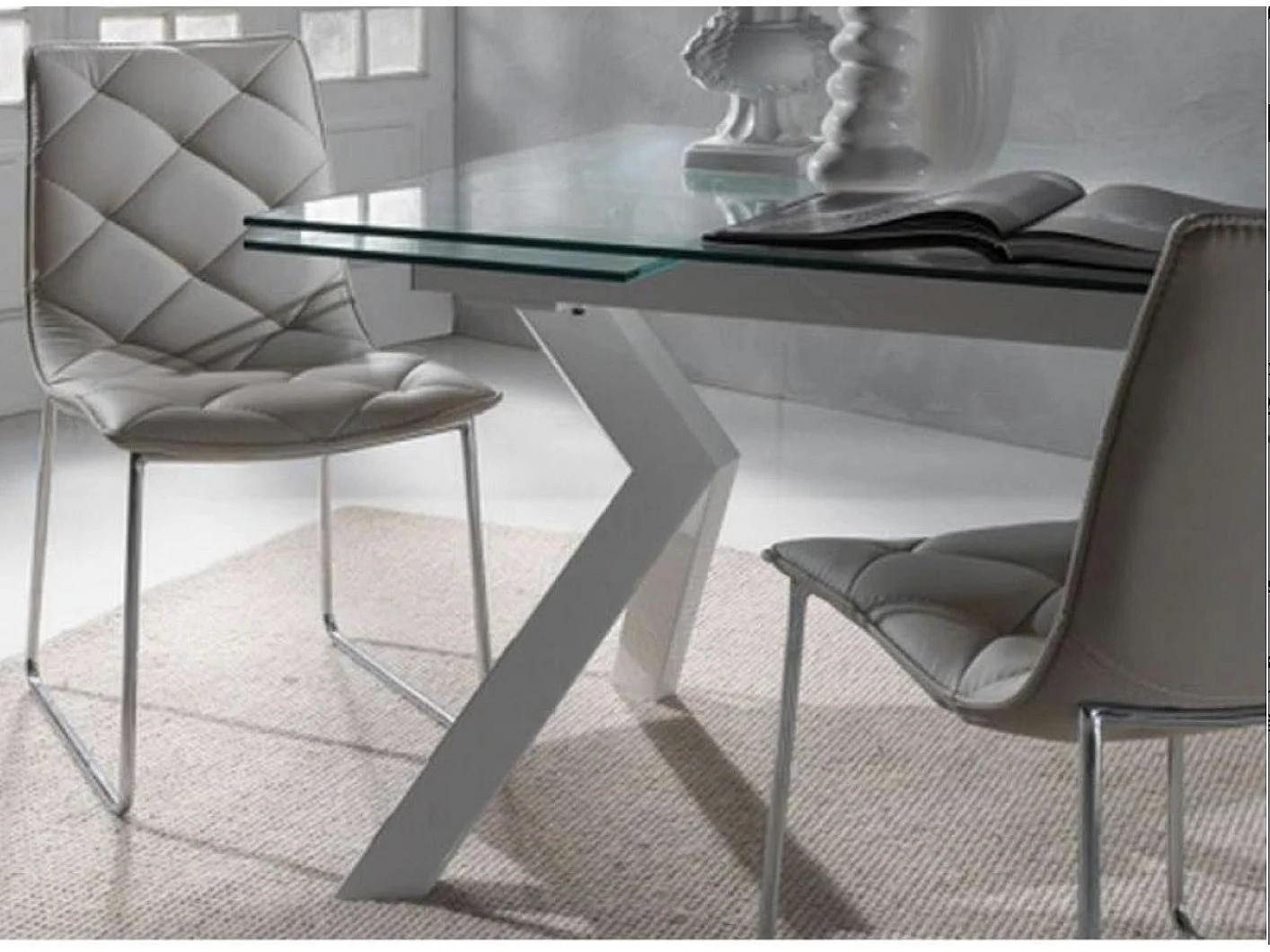 Table extensible 160-240cm pieds laqué beige et plateau verre trempé Kiota