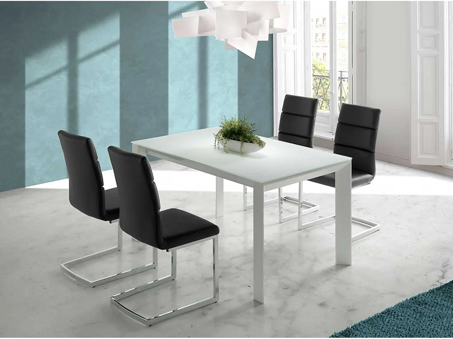 Table à manger design extensible verre teinté blanc et pieds métal blanc Mikale 140 à 190cm