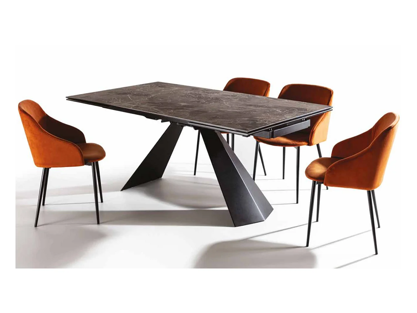 Table extensible 160-240cm céramique marron marbre brillant et pieds métal noir Kylane