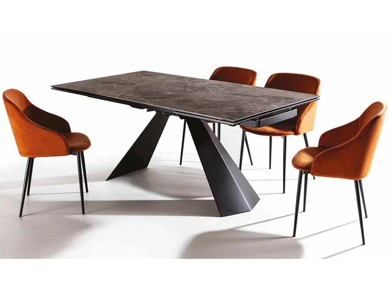 Uitschuifbare tafel 160/240 cm bruin keramiek glanzend marmer en zwart metalen poten Kylane