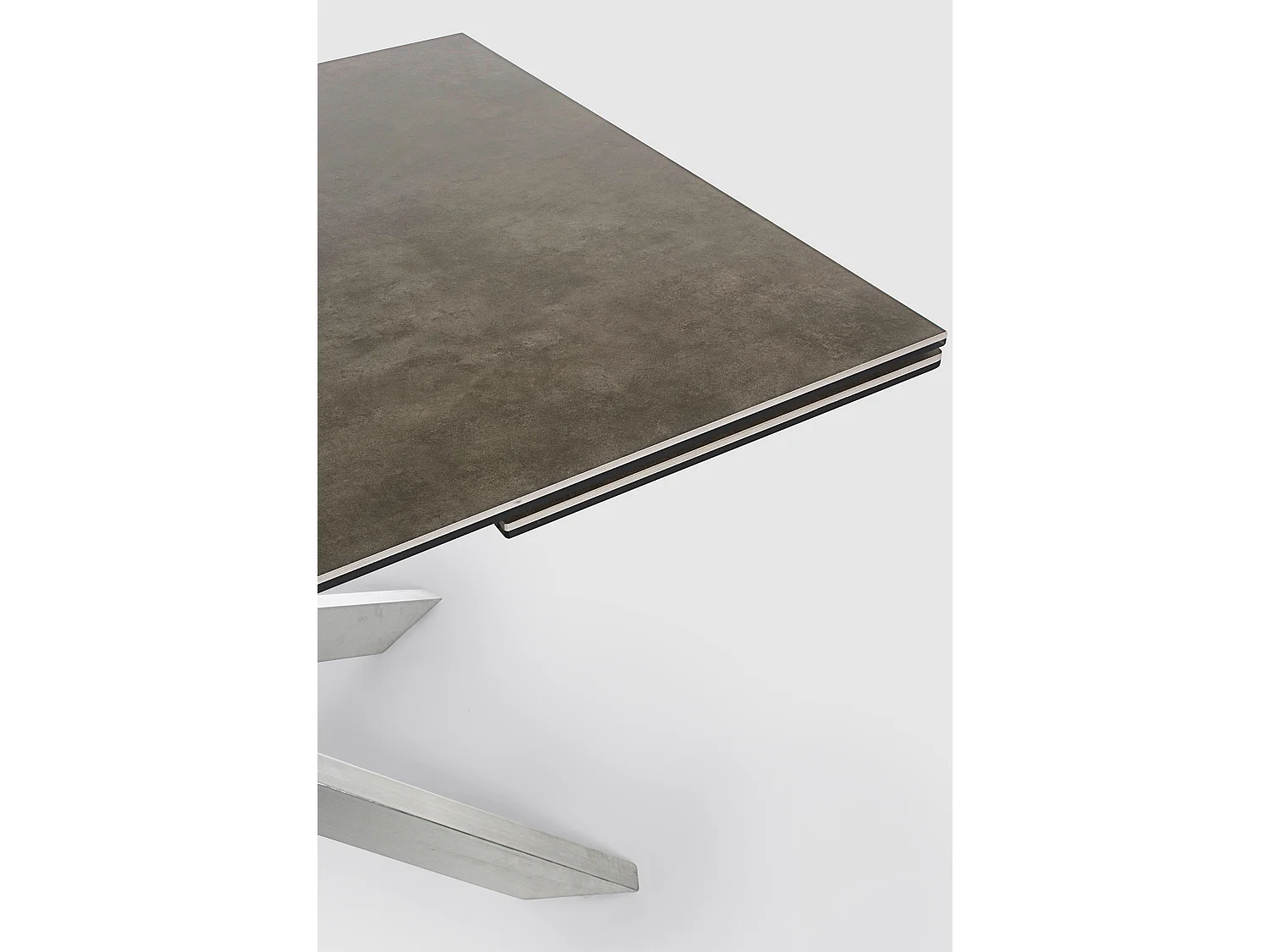 Table extensible en acier et céramique Achel L 160-240cm