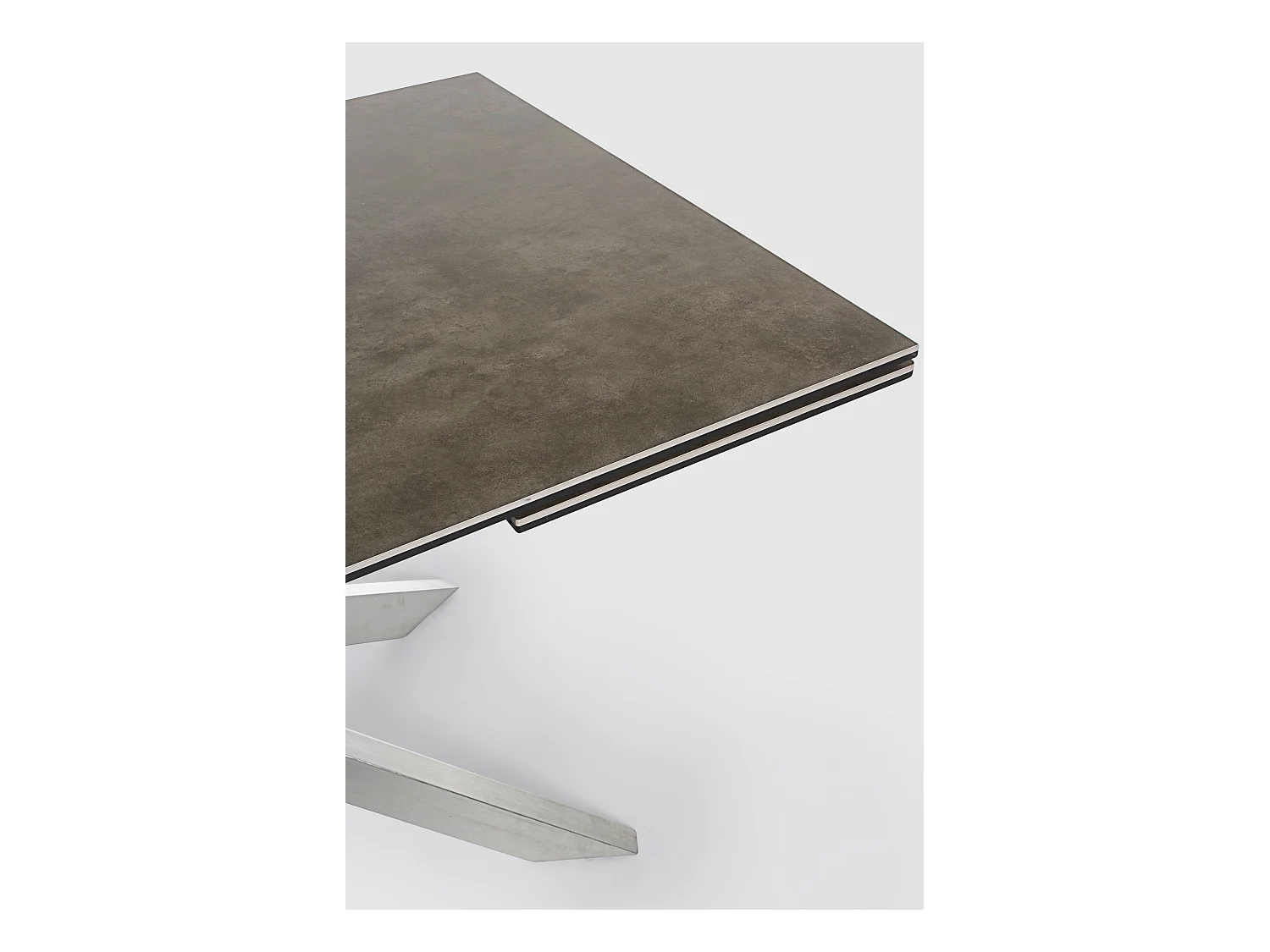 Table extensible en acier et céramique Achel L 160-240cm