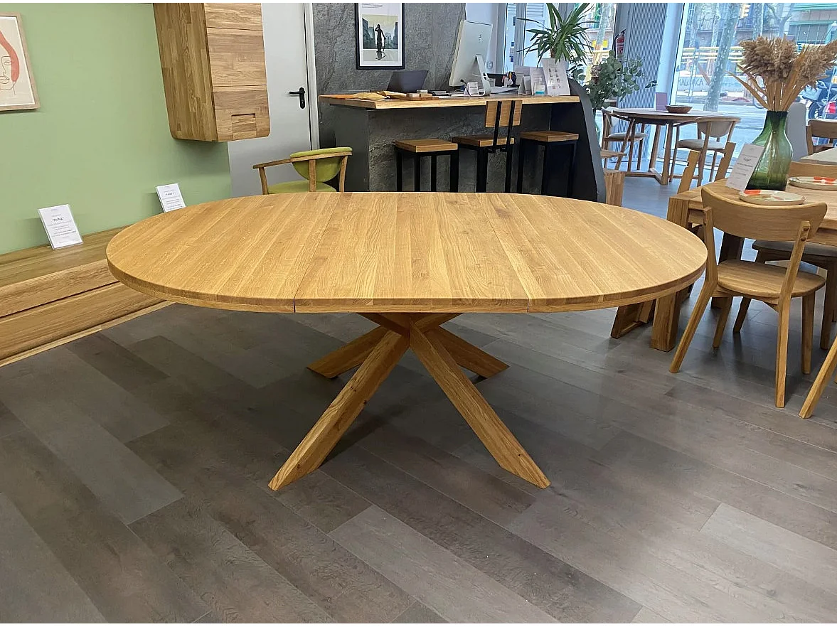 Table extensible ronde en bois de chêne miel Boris 140-190cm