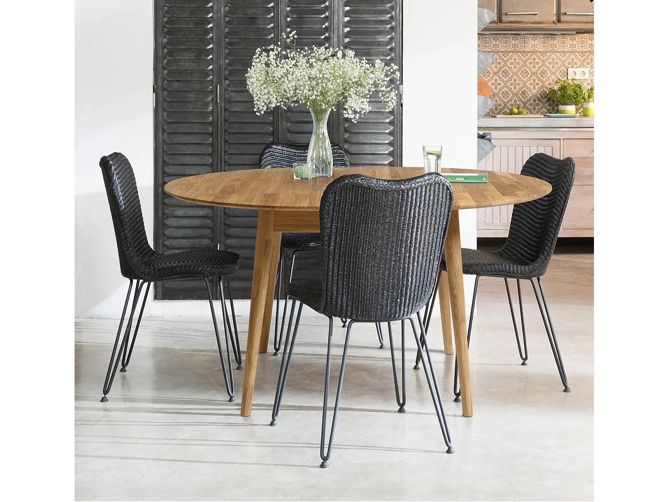 Table à manger ronde extensible 120 à 155cm en bois de chêne massif Kundy