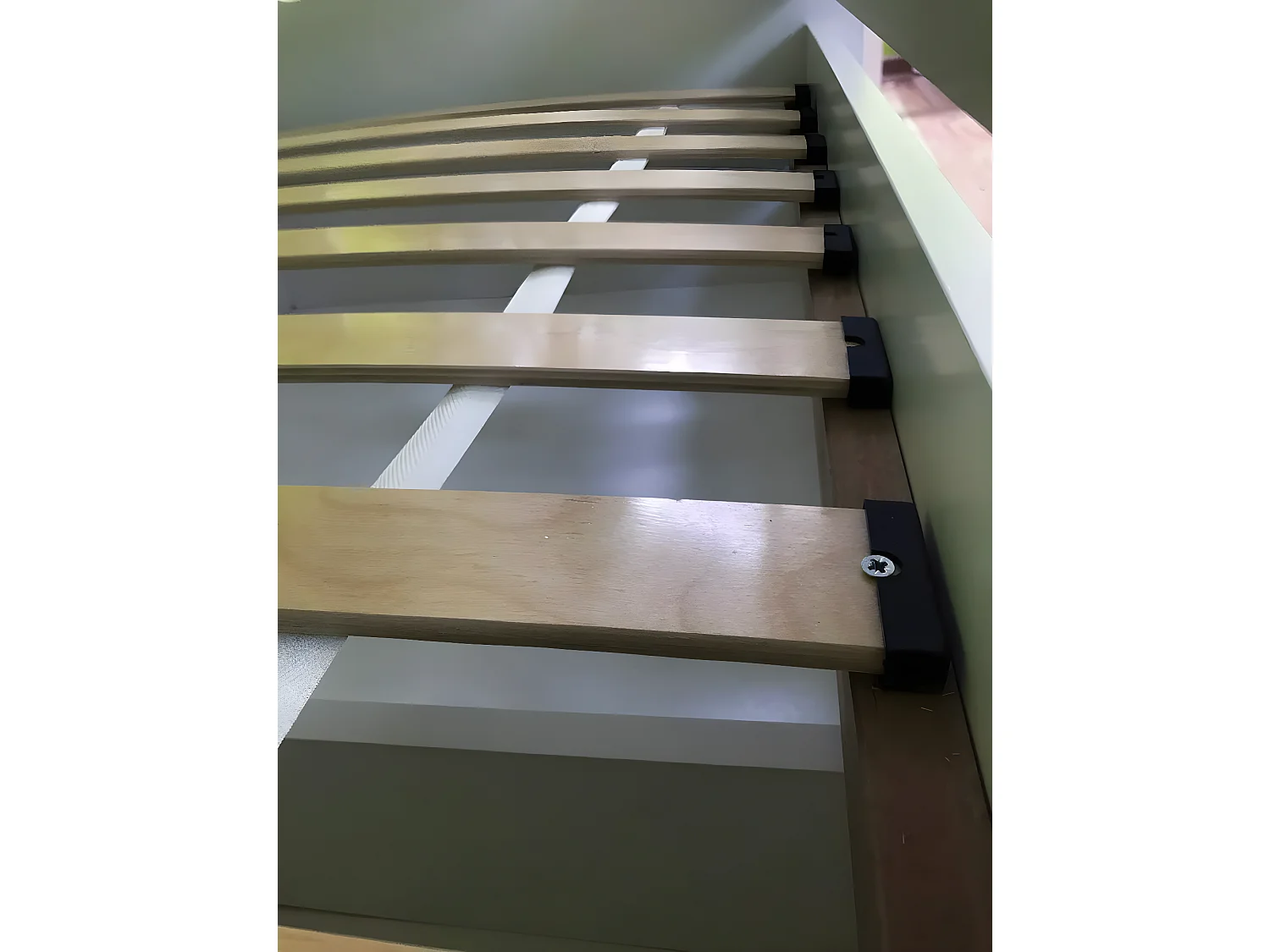 Lit enfant vert petit éléphant avec sommiers et barrière de sécurité amovible Drimy-80x180