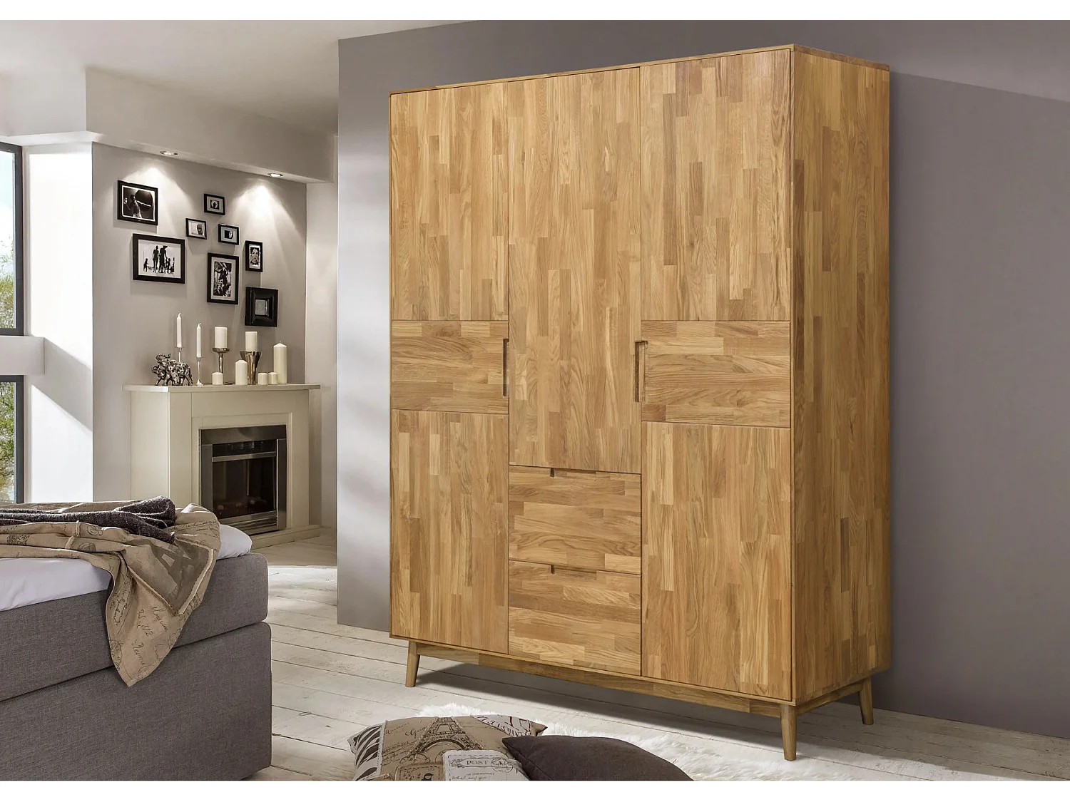 Armoire en bois de chêne massif Kundy 160cm
