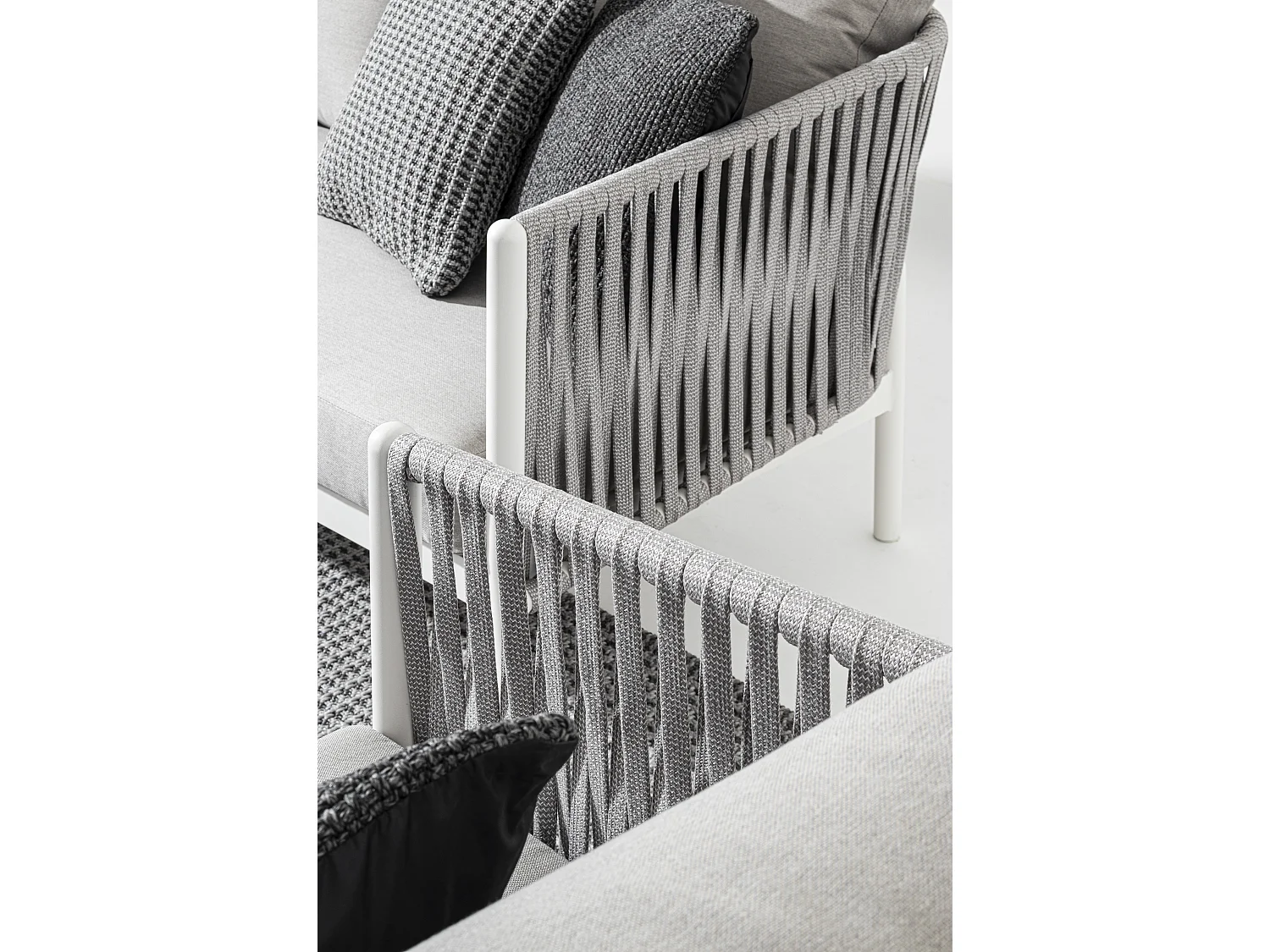 Fauteuil de jardin aluminium blanc et tressage de cordes gris taupe Flora