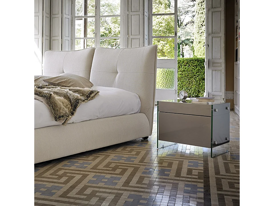 Table de chevet 1 tiroir bois laqué taupe et verre trempé Elly