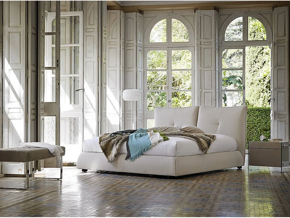 Table de chevet 1 tiroir bois laqué taupe et verre trempé Elly